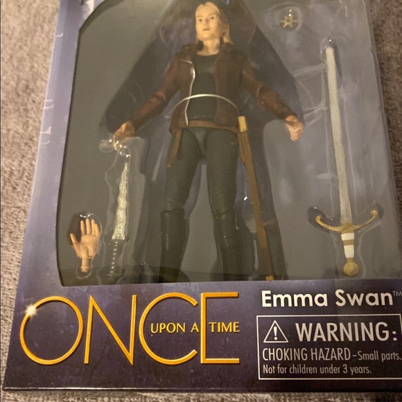 Once Upon A Time Emma Swan Figurine - Picture 6 of 6